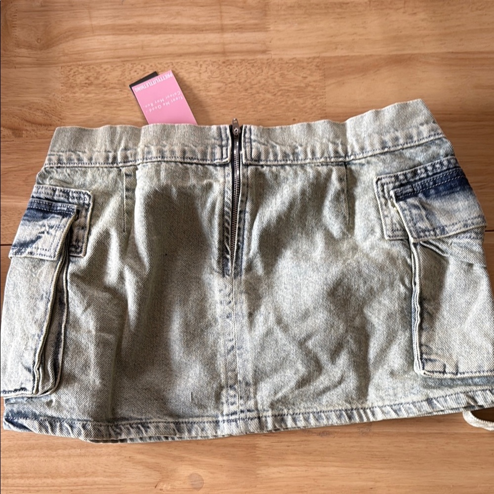 PrettyLittleThing Light Blue Denim Mini Skirt - Picture 2 of 4